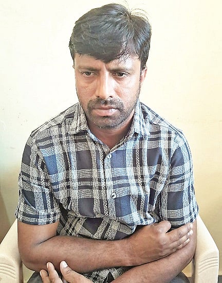 ಮಲ್ಲಿಪಟ್ಟಣ ಗ್ರಾಪಂ ಬಿಲ್ ಕಲೆಕ್ಟರ್ ಹರೀಶ್ 