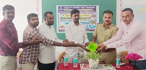ಬೇಲೂರಿನ ಗೆಂಡೇಹಳ್ಳಿ ರಸ್ತೆಯಲ್ಲಿರುವ ಎಕ್ಸಲೆಂಟ್ ಅಕಾಡೆಮಿ ಆಫ್ ಎಜುಕೇಷನ್ ಸಂಸ್ಥೆಯಲ್ಲಿ ಆಯೋಜಿಸಿದ್ದ ಶಿಬಿರವನ್ನು  ಪಿಎಸ್‌ಐ ಶಿವನಗೌಡ.ಜಿ.ಪಾಟೀಲ್ ಉದ್ಘಾಟಿಸಿದರು.