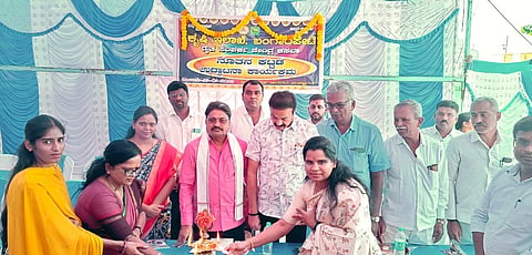 ರೈತರು ಮಣ್ಣಿನ ಪರೀಕ್ಷೆ ಮಾಡಿಸಲಿ soil tested