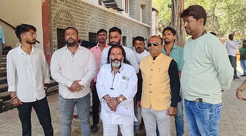 ಬೆಳಗಾವಿಯಲ್ಲಿ ಶನಿವಾರ ಶ್ರೀರಾಮ ಸೇನೆ ಕಾರ್ಯರ್ತರು ಬಾಗಲಕೋಟೆ ಘಟನೆ ಖಂಡಿಸಿ ಪ್ರತಿಭಟಿಸಿದರು. ರವಿಕುಮಾರ ಕೋಕಿತ್ಕರ, ವಿನಯ ಅಂಗೊಳ್ಳಿ, ಓಂಕಾರ ಘೋಡಸೆ, ಸಂತೋಷ ಜಾಧವ, ಕುಷಲ್ ಅಂಬೋಳಕರ ಇತರರಿದ್ದರು.