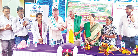 ಕಿಕ್ಕೇರಿ ಸಮೀಪದ ಮಂದಗೆರೆಯಲ್ಲಿ ಧರ್ಮಸ್ಥಳ ಗ್ರಾಮಾಭಿವೃದ್ಧಿ ಯೋಜನೆಯಿಂದ ಉಚಿತ ಆರೋಗ್ಯ ತಪಾಸಣೆ ಶಿಬಿರ ನಡೆಯಿತು. ಜಯರಾಂ, ನಂದಿನಿ ಜಯರಾಂ, ಶ್ರೀನಿವಾಸಗೌಡ, ನಂದಿನಿ, ಮಂಗಳಾ, ಮಂಜೇಗೌಡ, ನಿಂಗಮ್ಮ ಮತ್ತಿತರರಿದ್ದರು.