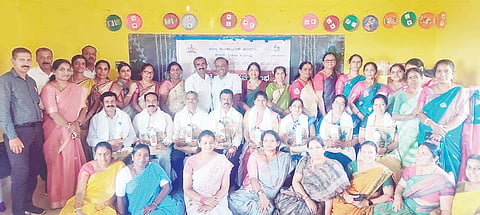 ಕುಶಾಲನಗರ ತಾಲೂಕು ಕೂಡಿಗೆ ಕ್ಲಸ್ಟರ್ ಕೇಂದ್ರ ವ್ಯಾಪ್ತಿಯಲ್ಲಿ ನಿವೃತ್ತರಾದ ಉಪನ್ಯಾಸಕ ಎಂ.ಎಂ.ಸತೀಶ್, ಶಿಕ್ಷಕರಾದ ಪ್ರಕಾಶ್, ಗೋವಿಂದರಾಜ್, ರಾಮೇಗೌಡ, ಬೋಜಮ್ಮ, ವಿನೋದ ಅವರನ್ನು ಸನ್ಮಾನಿಸಿ ಬೀಳ್ಕೊಡಲಾಯಿತು. ಕಮಲಾ, ಸುನೀತಾ, ಎಸ್.ಎ.ಯೋಗೇಶ್, ಸಿಆರ್‌ಪಿ ಕೆ.ಶಾಂತಕುಮಾರ್, ನವೀನ ಇತರರಿದ್ದರು.