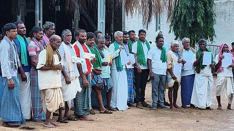 Haveri, Agadi, Bank Notice, Farmer, Suicide, 