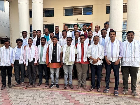 Journalists, Association, 