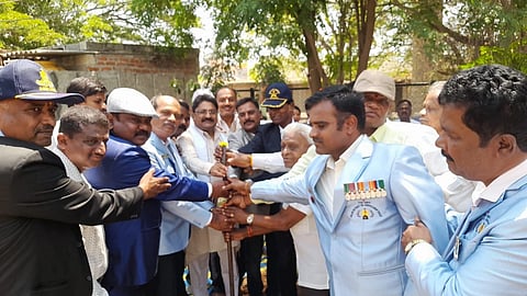 ಯುದ್ಧ ಸ್ಮಾರಕ ಗೌರವದ ಸೂಚಕ memorial