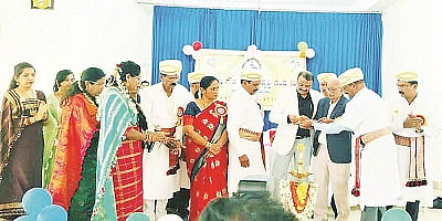 ಗೌಡ ಸಮಾಜ ಸಭಾಂಗಣದಲ್ಲಿ ಆಯೋಜಿಸಿದ್ದ ಕೊಡಗು ಗೌಡ ಕ್ಷೇಮಾಭಿವೃದ್ಧಿ ಸಂಘದ ಮಹಾಸಭೆಯನ್ನು ಡಾ.ರಾಜೇಶ್ ತೇನನ ಮತ್ತು  ದೇವಜನ ಗೀತಾ ಮೊಂಟಡ್ಕ ಉದ್ಘಾಟಿಸಿದರು. 