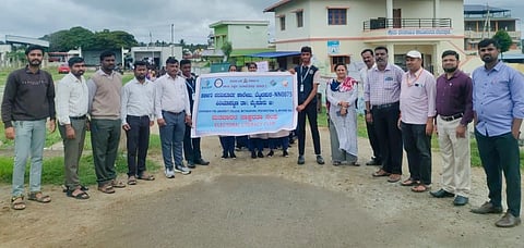 ಬೆಟ್ಟದಪುರದ ಸರ್ಕಾರಿ ಪದವಿ ಪೂರ್ವ ಕಾಲೇಜಿನ ವಿದ್ಯಾರ್ಥಿಗಳು ಬುಧವಾರ ಗ್ರಾಮದ ಪ್ರಮುಖ ಬೀದಿಗಳಲ್ಲಿ ಎಸ್‌ಐಆರ್ ಜಾಗೃತಿ ಜಾಥಾ ನಡೆಸಿ ಸಾರ್ವಜನಿಕರಲ್ಲಿ ಅರಿವು ಮೂಡಿಸಿದರು. ಗ್ರಾಮ ಪಂಚಾಯಿತಿ ಅಭಿವೃದ್ಧಿ ಅಧಿಕಾರಿ ಮಂಜುನಾಥ್, ಉಪನ್ಯಾಸಕ ಜ್ಯೋತಿಪ್ರಸಾದ್ ಇತರರು ಇದ್ದರು. 