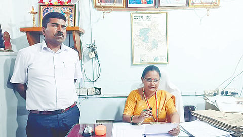 ಸಕಲೇಶಪುರ ಪಟ್ಟಣದ ಎಆರ್‌ಟಿಒ ಕಚೇರಿಯಲ್ಲಿ ಎಆರ್‌ಟಿಒ ಸರಸ್ವತಿ ಸುದ್ದಿಗೋಷ್ಠಿ ನಡೆಸಿ ಮಾತನಾಡಿದರು. 