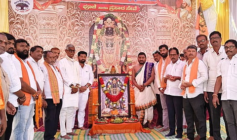 ಸಿಂಧನೂರಿನಲ್ಲಿ ಶ್ರೀ ಛತ್ರಪತಿ ಶಿವಾಜಿ ಮಹಾರಾಜರ ಸೇವಾ ಸಮಿತಿಯಿಂದ ವಿಶೇಷ ಪೂಜೆ, ದಾಸೋಹ ಕಾರ್ಯಕ್ರಮ ನಡೆಸಲಾಯಿತು. 
