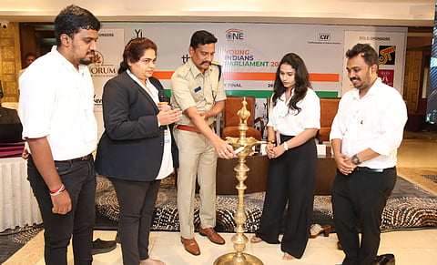 ನಗರದಲ್ಲಿ ಆಯೋಜಿಸಿದ್ದ ಯುವ ಇಂಡಿಯನ್ಸ್ ಪಾರ್ಲಿಮೆಂಟ್ ಕಾರ್ಯಕ್ರಮವನ್ನು ಎಸ್‌ಪಿ ಮಲ್ಲಿಕಾರ್ಜುನ ಬಾಲದಂಡಿ ಉದ್ಘಾಟಿಸಿದರು. ಪ್ರಿಯಾಂಕಾ ಶ್ರೀಧರ್,  ಚರಣ್ ಕಶ್ಯಪ್, ಎನ್.ಸುಕೃತಾ ಇದ್ದರು