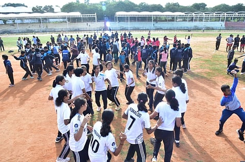 ಯುವ ಸಬಲೀಕರಣ ಮತ್ತು ಕ್ರೀಡಾ ಇಲಾಖೆ ವತಿಯಿಂದ ಶನಿವಾರ ಚಾಮುಂಡಿ ವಿಹಾರ ಕ್ರೀಡಾಂಗಣದಲ್ಲಿ ಆಯೋಜಿಸಿದ್ದ ರಾಷ್ಟ್ರೀಯ ಕ್ರೀಡಾ ದಿನ ಕಾರ್ಯಕ್ರಮದಲ್ಲಿ ಸಾರ್ವಜನಿಕರು ಸಂಭ್ರಮಿಸಿದರು.