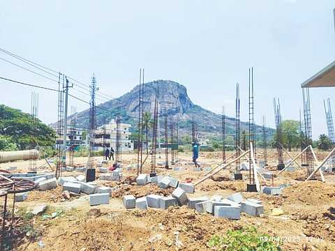 ಕನಕಪುರ ತಾಲೂಕು ಸಾತನೂರು ಹೋಬಳಿ ಕಬ್ಬಾಳು ಗ್ರಾಮದ ಸರ್ವೇ ನಂ.2ರ ಸರ್ಕಾರಿ ಕೆರೆ ಆವರಣದಲ್ಲಿ ನಿರ್ಮಾಣವಾಗುತ್ತಿರುವ ಸಾರ್ವಜನಿಕ ಶೌಚಗೃಹ ಕಾಮಗಾರಿ.