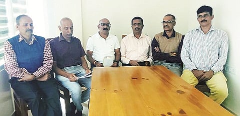 ಸುದ್ದಿಗೋಷ್ಠಿಯಲ್ಲಿ ಬಯಲು ಬಸವೇಶ್ವರ ದೇವಸ್ಥಾನ ಸಮಿತಿಯ ಅಧ್ಯಕ್ಷ ಬಿ.ಕೆ.ಸುದೀಪ್‌ಕುಮಾರ್, ಕಾರ್ಯದರ್ಶಿ ಬಿ .ಕೆ. ರವಿಕುಮಾರ್, ನಿರ್ದೇಶಕರಾದ ಎಂ .ಎನ್. ಮೊಣ್ಣಪ್ಪ, ಎಂ.ಸಿ.ಸತೀಶ್, ಎ .ಎನ್ .ಸುಬ್ಬಯ್ಯ ಎಚ್. ಆರ್. ಸುರೇಶ್ ಉಪಸ್ಥಿತರಿದ್ದರು.