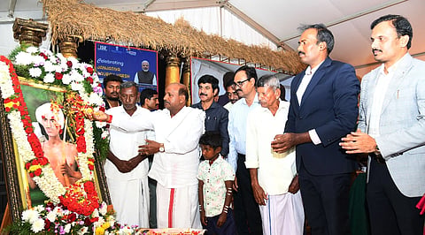 ಕರ್ನಾಟಕ ರಾಜ್ಯ ಬುಡಕಟ್ಟು ಸಂಶೋಧನಾ ಸಂಸ್ಥೆಯಲ್ಲಿ ಶನಿವಾರ ಆಯೋಜಿಸಿದ್ದ ಬಿರ್ಸಾ ಮುಂಡಾ ಜಯಂತಿ ಕಾರ್ಯಕ್ರಮವನ್ನು ಎಂಎಲ್‌ಸಿ ಸಿ.ಎನ್.ಮಂಜೇಗೌಡ ಉದ್ಘಾಟಿಸಿದರು. ಟಿ.ಯೋಗೇಶ್, ಡಾ.ರಾಜಕುಮಾರ್, ಸುರೇಶ್ ರೆಡ್ಡಿ, ಡಾ.ಪಿ.ಶಿವರಾಜು, ರಾಜಶೇಖರ ಮೂರ್ತಿ, ಗಿರಿಜಾಂಬ, ಬಿ.ರಂಗೇಗೌಡ  ಪಾಲ್ಗೊಂಡಿದ್ದರು.
