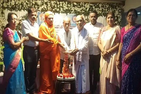 ಭದ್ರಾವತಿಯಲ್ಲಿ ಏರ್ಪಡಿಸಿದ್ದ ಮಾದಮ್ಮ ಮತ್ತು ಲಿಂ.ಬನ್ನಿಹಟ್ಟಿ ಹಾಲಪ್ಪ ಮಹಾದೇವಪ್ಪ ದತ್ತಿ ಉಪನ್ಯಾಸ ಕಾರ್ಯಕ್ರಮವನ್ನು ಚನ್ನಗಿರಿಯ ಶ್ರೀ ಕೇದಾರಲಿಂಗ ಶಿವ ಶಾಂತವೀರ ಶಿವಾಚಾರ್ಯ ಸ್ವಾಮೀಜಿ ಉದ್ಘಾಟಿಸಿದರು. ಪ್ರೊ. ಕಿರಣ್ ದೇಸಾಯಿ, ಡಾ. ಬಿ.ಜಿ.ಧನಂಜಯ, ಮನು ಇತರರಿದ್ದರು.