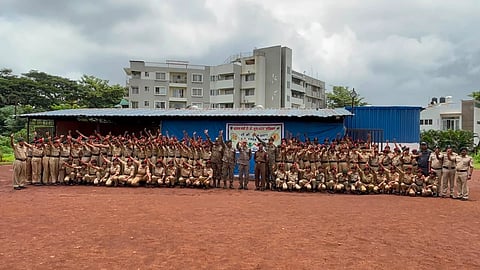 ಬೆಳಗಾವಿಯ 26 ಕರ್ನಾಟಕ ಎನ್‌ಸಿಸಿ ಬಟಾಲಿಯನ್‌ನಲ್ಲಿ ಭಾನುವಾರು ಕೆಡೆಟ್‌ಗಳಿಗೆ ಟಿಬಿ ಮುಕ್ತ ಭಾರತ ಪ್ರತಿಜ್ಞಾವಿಧಿ ಬೋಧಿಸಲಾಯಿತು.ಕರ್ನಲ್ ಸುನೀಲ್ ದಾಗರ್ ಹೇಳಿದರು. ಲೆಫ್ಟಿನೆಂಟ್ ಕರ್ನಲ್ ಸಿದ್ದಾರ್ಥ ರೆಡೂ, ಸುಬೇದಾರ್ ಮೇಜರ್ ಕಲ್ಲಪ್ಪ ಪಾಟೀಲ, ಮೇಜರ್ ಮಹೇಶ ಗುರನಗೌಡರ, ಲೆಫ್ಟಿನೆಂಟ್ ಸಿದ್ದಪ್ಪ ಚೌಗುಲೆ, ಜೆಸಿಒ ಸುಭಾಸ ಭಟ್, ವಿನಾಯಕ ಔಟೆ, ಮುಲು ಸಿಂಗ್ ಇತರರಿದ್ದರು.