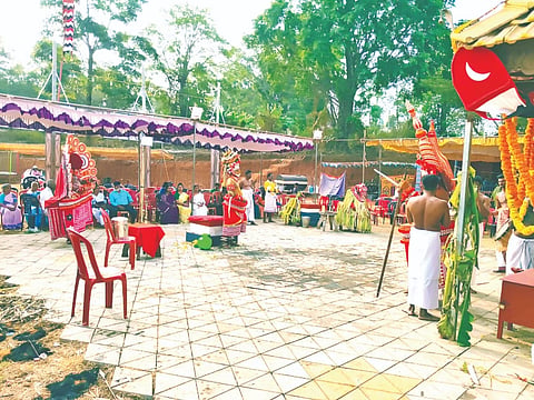  ಮುತ್ತಪ್ಪ ಹಾಗೂ ತಿರುವಪ್ಪ ಗುಳಿಗನಕೋಲ 