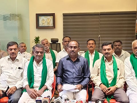 ಸುದ್ದಿಗೋಷ್ಠಿಯಲ್ಲಿ ಮಾಜಿ ಶಾಸಕ ಎ.ಮಂಜುನಾಥ್, ರೈತ ಹೋರಾಟ ಸಮಿತಿಯ ಅಧ್ಯಕ್ಷ ರಾಮಯ್ಯ ಮುಖಂಡರಾದ ರವಿಕುಮಾರ್, ಅಶ್ವಥ್, ಹೊಸೂರು ಗುಂಡಣ್ಣ, ಮೂರ್ತಿ ಇದ್ದರು. 