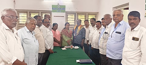 ಸರಗೂರು ತಹಸೀಲ್ದಾರ್ ಕಚೇರಿಯ ಸಭಾಂಗಣದಲ್ಲಿ ವಿಶ್ವಮಾನವ ಹಾಗೂ ಜಕಣಾಚಾರಿ ಜಯಂತಿ ಕುರಿತು ಪೂರ್ವಭಾವಿ ಸಭೆ ನಡೆಯಿತು.