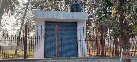 ಚನ್ನಪಟ್ಟಣದ ಪುರಾಣ ಪ್ರಸಿದ್ಧ ಕೆಂಗಲ್​ ಆಂಜನೇಯಸ್ವಾಮಿ ಕ್ಷೇತ್ರದಲ್ಲಿ ನಿರ್ಮಿಸಲಾದ ಶುದ್ಧ ಕುಡಿಯುವ ನೀರಿನ ಟಕ.