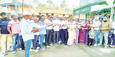  ನಾಪೋಕ್ಲು ಕೊಡವ ಸಮಾಜ ರಸ್ತೆಯನ್ನು ಶಾಸಕ ಎ.ಎಸ್.ಪೊನ್ನಣ್ಣ ಉದ್ಘಾಟಿಸಿದರು.