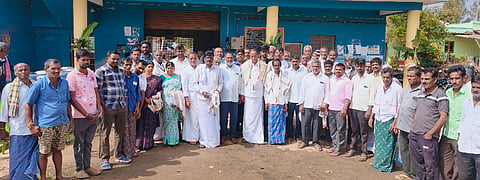 ಬೆಟ್ಟದಪುರ ಸಮೀಪದ ಅಂಬಲಾರೆ ಗ್ರಾಮದ ಹಾಲು ಉತ್ಪಾದಕರ ಸಹಕಾರ ಸಂಘದ ಅಧ್ಯಕ್ಷರಾಗಿ ಎ.ಆರ್. ಶಂಕರೇಗೌಡ ಹಾಗೂ ಉಪಾಧ್ಯಕ್ಷರಾಗಿ ರಾಜೇಶ್ ಅವಿರೋಧವಾಗಿ ಆಯ್ಕೆಯಾದ ಹಿನ್ನೆಲೆಯಲ್ಲಿ ನಿರ್ದೇಶಕರು, ಗ್ರಾಮಸ್ಥರು ಅಭಿನಂದನೆ ಸಲ್ಲಿಸಿದರು.