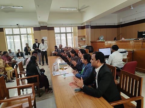 ಮೈಸೂರಿನಲ್ಲಿ ಆಯೋಜಿಸಿದ್ದ ರಾಷ್ಟ್ರೀಯ ಲೋಕ ಅದಾಲತ್‌ನಲ್ಲಿ ಉಷಾರಾಣಿ, ಕೆ.ಕೆ.ಅಮರ್‌ನಾಥ್, ಎಸ್.ಲೋಕೇಶ್, ಎ.ಜಿ.ಸುಧೀರ್ ಅವರು ಹಲವು ಪ್ರಕರಣಗಳಲ್ಲಿ ರಾಜಿ ಸಂಧಾನ ಮಾಡಿದರು.