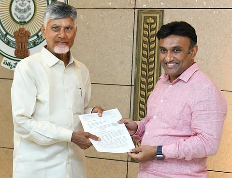 ಆಂಧ್ರ ಸಿಎಂ ಚಂದ್ರಬಾಬು ನಾಯ್ಡುಗೆ ಮನವಿ‌ ಪತ್ರ ಸಲ್ಲಿಸಿದ ಸಂಸದ ಡಾ ಕೆ.ಸುಧಾಕರ್.