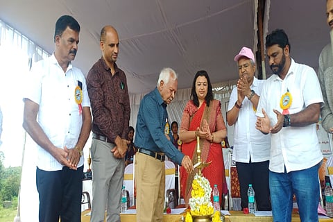 ಕೊಪ್ಪದ ಕಮ್ಮರಡಿ ಪದವಿ ಪೂರ್ವ ಕಾಲೇಜಿನಲ್ಲಿ ಹಮ್ಮಿಕೊಂಡಿದ್ದ ತಾಲೂಕು ಮಟ್ಟದ ಪದವಿಪೂರ್ವ ಕಾಲೇಜುಗಳ ಕ್ರೀಡಾಕೂಟವನ್ನು  ಶಿವಪ್ಪ ಗೌಡ ಉದ್ಘಾಟಿಸಿದರು. 