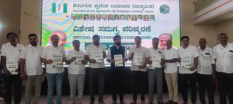Let activists actively participate in SIR