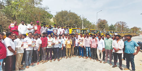 ಜೆಸಿಬಿ, ಟ್ರ್ಯಾಕ್ಟರ್​, ಟಿಪ್ಪರ್​ ಮಾಲೀಕರಿಗೆ ನಷ್ಟ owners