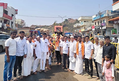 ಮಸ್ಕಿಯಲ್ಲಿ ನೀಲಕಂಠೇಶ್ವರ ಪಲ್ಲಕ್ಕಿ ಉತ್ಸವ ಅದ್ದೂರಿಯಾಗಿ ಜರುಗಿತು. ಪ್ರಮುಖರಾದ ಈಶಪ್ಪ ಗಂಗಾವತಿ, ಅಮರೇಶ ಜೋತಾನ, ವಿರೂಪಾಕ್ಷಪ್ಪ ಪರಕಾಳಿ, ಬಸವರಾಜಪ್ಪ ಕಲ್ಲೂರು, ಡಾ.ಪಂಪಣ್ಣ ಮಾನ್ವಿ, ಶಿವರಾಜ ಕೆಂಭಾವಿ, ವೀರೇಶ ಜಾಲಿಹಾಳ ಇತರರಿದ್ದರು.