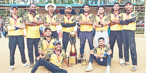 ಕ್ರಿಕೆಟ್ ಟೂರ್ನಿಯ  ಅಯ್ಯಂಗೇರಿಯ ಬಿದ್ದಿಯಂಡ ತಂಡ ಚಾಂಪಿಯನ್.