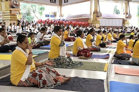  ನಗರದ ಅವಧೂತ ದತ್ತ ಪೀಠದಲ್ಲಿ ಆಯೋಜಿಸಿದ್ದ ವಿಶ್ವ ಯೋಗ ದಿನಾಚರಣೆಯಲ್ಲಿ ಭಾಗಿಯಾಗಿದ್ದ ಸಾರ್ವಜನಿಕರು.
