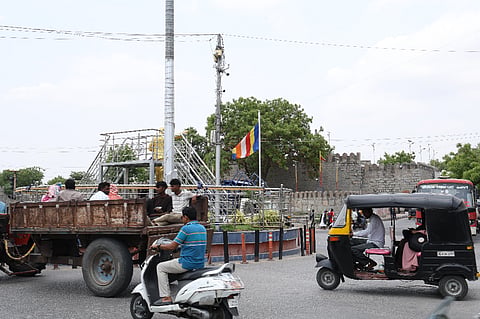 ರಾಯಚೂರಿನ ಅಂಬೇಡ್ಕರ್ ವೃತ್ತದಲ್ಲಿ ಅಳವಡಿಕೆ ಮಾಡಿದ ಸಿಸಿಟಿವಿ ಕ್ಯಾಮೆರಾ