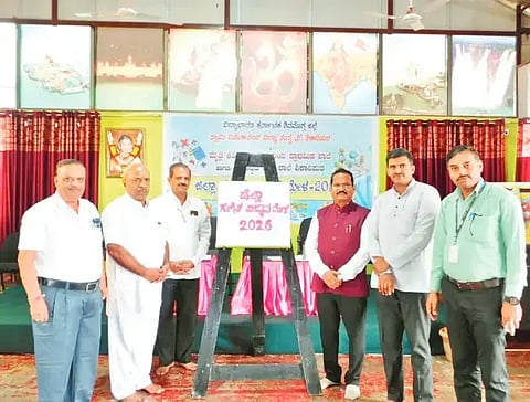 ಶಿಕಾರಿಪುರದಲ್ಲಿ ಆಯೋಜಿಸಿದ್ದ ಜಿಲ್ಲಾ ಮಟ್ಟದ ಗಣಿತ-ವಿಜ್ಞಾನ ಮೇಳದಲ್ಲಿ ರಾಜಾರಾಮ್, ಡಾ. ಜಿ.ಎಸ್.ಶಿವಕುಮಾರ, ಎಚ್.ಎಂ.ರಾಘವೇಂದ್ರ, ನಾಗರಾಜ್ ಅಡಿಗ, ವಿಶ್ವನಾಥ, ಪ್ರಶಾಂತ ಕುಬಸದ ಇದ್ದರು.