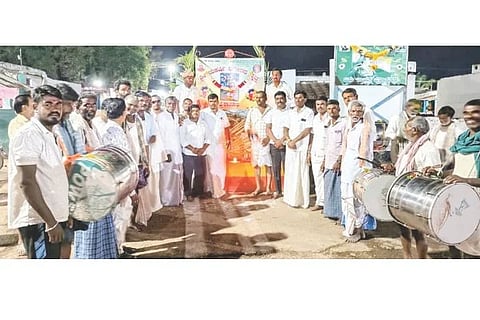 ಬೈರಾಪುರದಲ್ಲಿ  ಭಗೀರಥ ಮಹರ್ಷಿ ಜಯಂತಿ ಆಚರಿಸಲಾಯಿತು.ಎಸ್‌ಡಿಎಮ್ಸಿ ಅಧ್ಯಕ್ಷ ಯಲ್ಲಪ್ಪ ಹರ್ನಾಳಗಿ, ಬಿಜೆಪಿ ಗ್ರಾಮೀಣ ಮಂಡಲದ ಉಪಾಧ್ಯಕ್ಷ ಬಸವರಡ್ಡಿ ರಡ್ದೆರ, ಮಾಜಿ ಗ್ರಾಪಂ ಸದಸ್ಯ ಪರಶುರಾಮ ಮೆಕ್ಕಿ, ಕನಕಪ್ಪ ಗುಮಗೋಳ, ಭೀಮಪ್ಪ ಕೊಪ್ಪಳ, ಗಿಡ್ಡಪ್ಪ ಕನಕಪುರ, ಪ್ರವೀಣ, ಭರಮಪ್ಪ, ಪರಶುರಾಮ, ಮಂಜುನಾಥ ಹಾದಿಮನಿ, ಮಲ್ಲಪ್ಪ ಸಿಂಧೋಗಿ ಇತರರು ಇದ್ದರು.