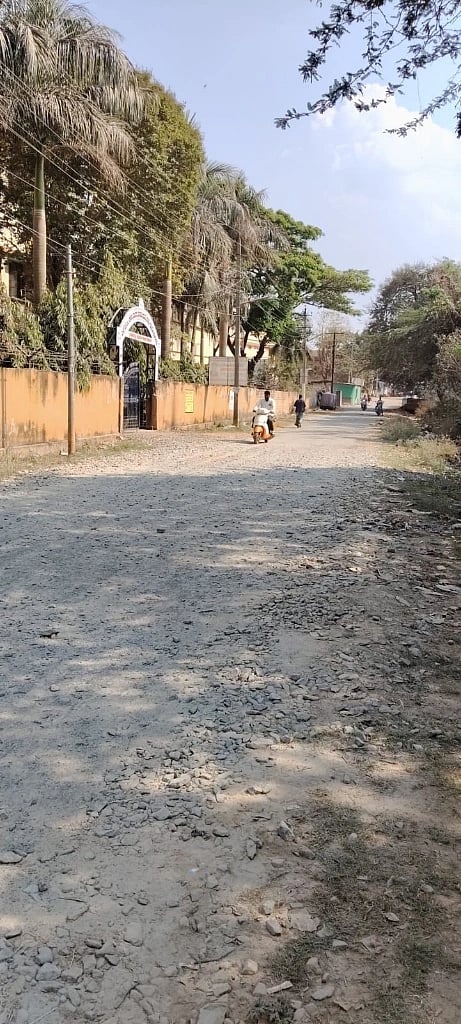 magavi talkies, road,