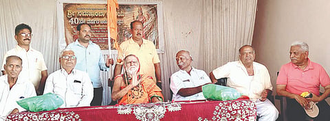 ಕಂಪ್ಲಿಯಲ್ಲಿ ನಿಮಿಷಾಂಬದೇವಿ ಜಯಂತ್ಯುತ್ಸವದ ಧರ್ಮಸಭೆಯಲ್ಲಿ ಶ್ರೀ ಮನ್ನಾರಾಯಣಾಶ್ರಮದ ಶ್ರೀ ಪರಮಹಂಸ ನಾರಾಯಣ ವಿದ್ಯಾಭಾರತಿ ಸ್ವಾಮೀಜಿ ಮಾತನಾಡಿದರು. 