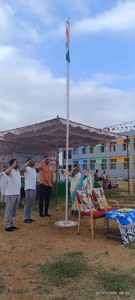 ಕೊಳ್ಳೇಗಾಲ ಪಟ್ಟಣದ ವಿಸ್ಡಮ್ ವಿದ್ಯಾ ಸಂಸ್ಥೆಯಲ್ಲಿ ಗಣರಾಜ್ಯೋತ್ಸವ ಆಚರಿಸಲಾಯಿತು. ಸಂಸ್ಥೆಯ ಟ್ರಸ್ಟಿ ಮಧು ಮಲ್ಲೇಶ್, ಭ್ರಮರಾಂಬ ಇತರರು ಇದ್ದರು.