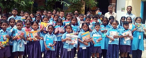 ಬಾಗೇಪಲ್ಲಿ ತಾಲೂಕಿನ ಪೋಲನಾಯಕನಪಲ್ಲಿ ಸರ್ಕಾರಿ ಹಿರಿಯ ಪ್ರಾಥಮಿಕ ಶಾಲೆಯ ಮಕ್ಕಳಿಗೆ ಕಲಿಕಾ ಸಾಮಗ್ರಿ ವಿತರಿಸಲಾಯಿತು.ಮಾಲತಿ ನಾಗಪ್ಪ,ಮುಖ್ಯಶಿಕ್ಷಕ ಸಿ.ವೆಂಕಟರವಣ, ಶಿಕ್ಷಕರಾದ ಜಿ.ಶಾಂತಮ್ಮ, ವಿ.ಅನಿತಾ, ಅತಿಥಿ ಶಿಕ್ಷಕ ನಾಗೇಶ್​, ಜಯಲಕ್ಷಿ$್ಮ, ಸುಧಾ ರವೀಂದ್ರನಾಥ, ವಿಜಯ ಮೋಹನರಾವ್​ ಇದ್ದರು.