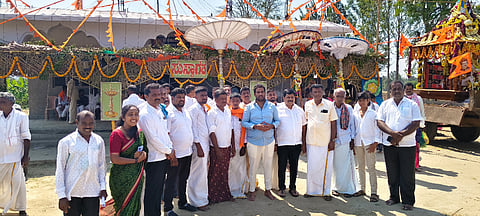 ಶ್ರೀ ಮಹಾಲಿಂಗೇಶ್ವರ ಜಾತ್ರಾ ಮಹೋತ್ಸವ ಹಿನ್ನೆಲೆಯಲ್ಲಿ ದೇವಲಾಪುರ ಹುಂಡಿ ಗ್ರಾಮಕ್ಕೆ ಶಾಸಕ ಅನಿಲ್ ಚಿಕ್ಕಮಾದು ಭೇಟಿ ನೀಡಿ, ದೇವರ ದರ್ಶನ ಪಡೆದರು.