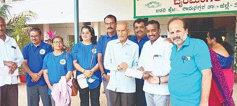 ಬೈರಮಂಗಲದಲ್ಲಿರುವ ವೃಷಭಾವತಿ ಪ್ರೌಢಶಾಲೆಯಲ್ಲಿನ Distributionಬಡ ವಿದ್ಯಾರ್ಥಿಗಳ ಶಾಲೆಯ ವಾರ್ಷಿಕ ಶುಲ್ಕದ ಚೆಕ್ ಅನ್ನು ಆಸರೆ ಸಂಸ್ಥೆಯಿಂದ ನೀಡಲಾಯಿತು. ದಾನಿ ಮಿಶಾ ಗಣೇಶ್, ರೋಟರಿ ಬಿಡದಿ ಸೆಂಟ್ರಲ್ ನ ಕಾರ್ಯದರ್ಶಿ ಕೆ.ಎನ್.ಎನ್ ರಮೇಶ್ ವೃಷಭಾವತಿ ವಿದ್ಯಾ ಸಂಸ್ಥೆಯ  ಪ್ರಕಾಶ್, ಪ್ರಾಂಶುಪಾಲ ಪ್ರಕಾಶ್, ಆಸರೆ ಸಂಸ್ಥೆ ಮಹೇಶ್ ಬಸವರಾಜ ಅರಸ್ ಸತೀಶ್, ಪ್ರೀತಿ, ವೇದರತ್ನ, ನಟರಾಜ ಇದ್ದರು. 