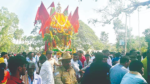 ಮಳವಳ್ಳಿ ತಾಲೂಕಿನ ಕಲ್ಲುವೀರನಹಳ್ಳಿ- ಕಂದೇಗಾಲ ಗ್ರಾಮಗಳ ನಡುವೆ ಇರುವ ಇತಿಹಾಸ ಪ್ರಸಿದ್ದ ಶ್ರೀ ಮತ್ತಿತಾಳೇಶ್ವರಸ್ವಾಮಿ ದೇವಸ್ಥಾನದಲ್ಲಿ ಬುಧವಾರ ಸುಬ್ರಮಣ್ಯ ಷಷ್ಠಿ ರಥೋತ್ಸವ ಭಕ್ತಿ ಸಡಗರದಿಂದ ನಡೆಯಿತು.