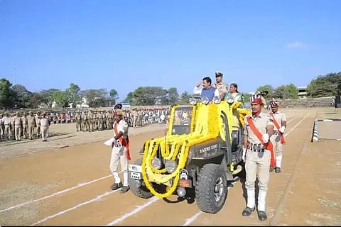ಶಿಕಾರಿಪುರದಲ್ಲಿ ನಡೆದ ಗಣರಾಜ್ಯೋತ್ಸವದಲ್ಲಿ ಶಾಸಕ ಬಿ.ವೈ.ವಿಜಯೇಂದ್ರ ಧ್ವಜವಂದನೆ ಸ್ವೀಕರಿಸಿದರು. ತಹಸೀಲ್ದಾರ್ ಮಂಜುಳಾ ಭಜಂತ್ರಿ, ಡಿವೈಎಸ್ಪಿ ಕೇಶವ್ ಇತರರಿದ್ದರು.