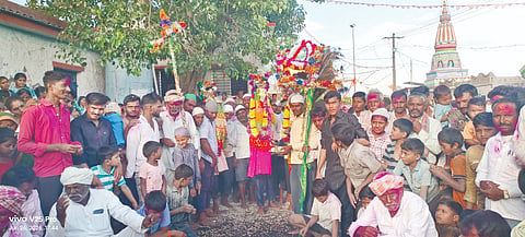 ಅರಟಾಳ ಗ್ರಾಮದಲ್ಲಿ ಶುಕ್ರವಾರ ಭಕ್ತಿಯಿಂದ ಮೊಹರಂ ಆಚರಿಸಲಾಯಿತು.