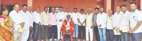  ಬಸವಕಲ್ಯಾಣದಲ್ಲಿ  ಬಸವೇಶ್ವರ ಜಾತ್ರೋತ್ಸವ ರಥೋತ್ಸವದ ವೇಳೆ ಸಂಭವಿಸಿದ ಅವಡದ ವೇಳೆ ಪ್ರಾಣಾಪಾಯಕ್ಕೆ ಸಿಲುಕಿದ ವ್ಯಕ್ತಿಯೊಬ್ಬರ ಜೀವ ಉಳಿಸಿದ ಉಮೇಶ ಕೆವಟಗಿ ಅವರನ್ನು  ಶ್ರೀ ಬಸವೇಶ್ವರ ದೇವಸ್ಥಾನ ಪಂಚ ಕಮಿಟಿಯಿಂದ ಸನ್ಮಾನಿಸಲಾಯಿತು. ಅನಿಲಕುಮಾರ ರಗಟೆ, ಶಶಿಕಾಂತ ದುರ್ಗೆ, ಡಾ. ಜಿಎಸ್​ ಭುರಳೆ, ಮಲ್ಲಿಕಾರ್ಜುನ ಕುರಕೊಟೆ, ಜಗನ್ನಾಥ ಖೂಬಾ, ಈರಣ್ಣ ಹಲಶಟ್ಟೆ, ಮಲ್ಲಿಕಾರ್ಜುನ ಚಿರಡೆ, ಅಶೋಕ ನಾಗರಾಳೆ, ಬಸವರಾಜ ಬಾಲಿಕಿಲೆ, ಸುನೀಲ ರಾಯವಾಡೆ, ಬಸವರಾಜ ಕೊರಕೆ, ವಿವೇಕಾನಂದ ಹೊದಲೂರೆ, ರಾಜಕುಮಾರ ಹೊಳಕುಂದೆ, ಸುನೀಲ ಹೊಳಕುಂದೆ, ಪುಷ್ಪಾವತಿ ಮಾಮಾ, ನಾಗಯ್ಯ ಸ್ವಾಮಿ, ಮಲ್ಲಿನಾಥ ಮಂಠಾಳೆ, ಸೋಮಶೇಖರ ವಸದ ಇತರರಿದ್ದರು.