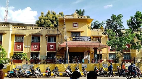 ದೊಡ್ಡಬಳ್ಳಾಪುರ ತಾಲೂಕು ಕಚೇರಿ.