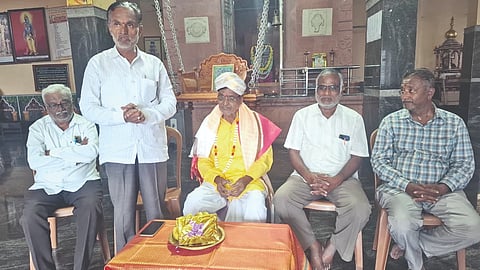 ಹುನಗುಂದ ನಗರದ ರಾಘವೇಂದ್ರ ಮಠದಲ್ಲಿ ರಂಗ ಸಂಘಟನೆಗಳು ಹಮ್ಮಿಕೊಂಡಿದ್ದ ಅಭಿನಂದನಾ ಸಮಾರಂಭದಲ್ಲಿ ಮಹಾಂತೇಶ ಅವಾರಿ ಮಾತನಾಡಿದರು. ಎಸ್.ಕೆ.ಕೊನೆಸಾಗರ, ಮಹಾಂತೇಶ ಹಳ್ಳೂರ ಇದ್ದರು.
