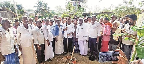 ಯಲಾದಹಳ್ಳಿಯಲ್ಲಿ ರಸ್ತೆ ಅಭಿವೃದ್ಧಿ ಕಾಮಗಾರಿಗೆ ಶಾಸಕ ಕೆ.ಎಂ.ಕದಲೂರು ಉದಯ್ ಭೂಮಿಪೂಜೆ ನೆರೆವೇರಿಸಿದರು. 